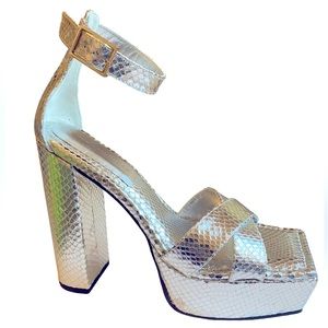 NEW Good American platform heels square toe sandals in silver snake
